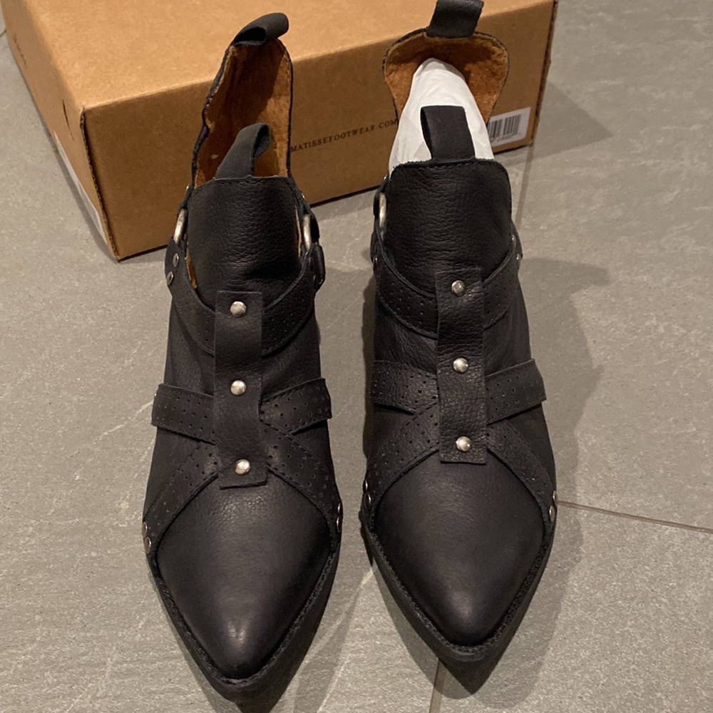 Matisse Sydney black bootie NWT